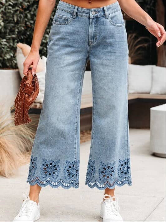 Cropped Embroidered Jeans