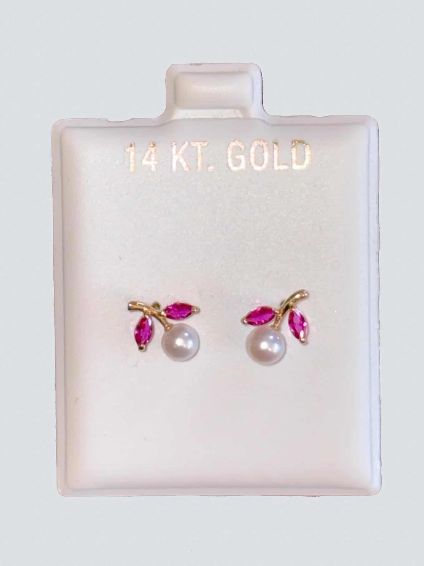 14K Gold Stud Floral Design With Pearl